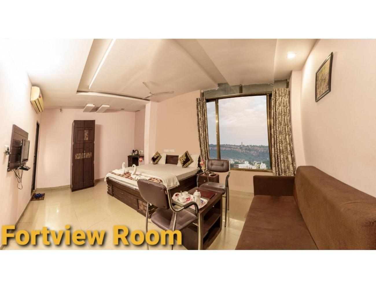 Hotel Shivam Fort View, Chittorgarh מראה חיצוני תמונה